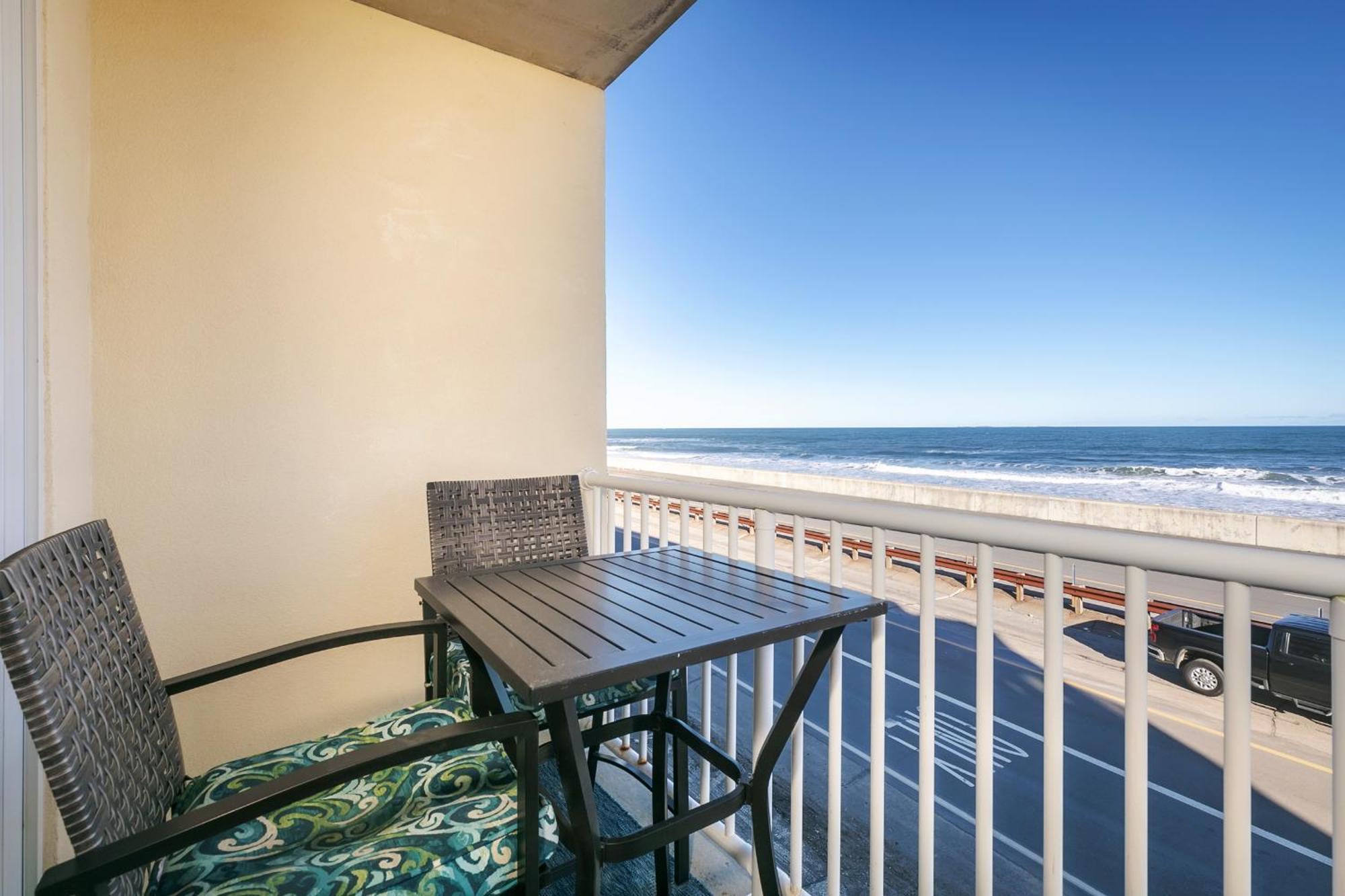 המפטון Direct Oceanfront Studio Suite! מראה חיצוני תמונה